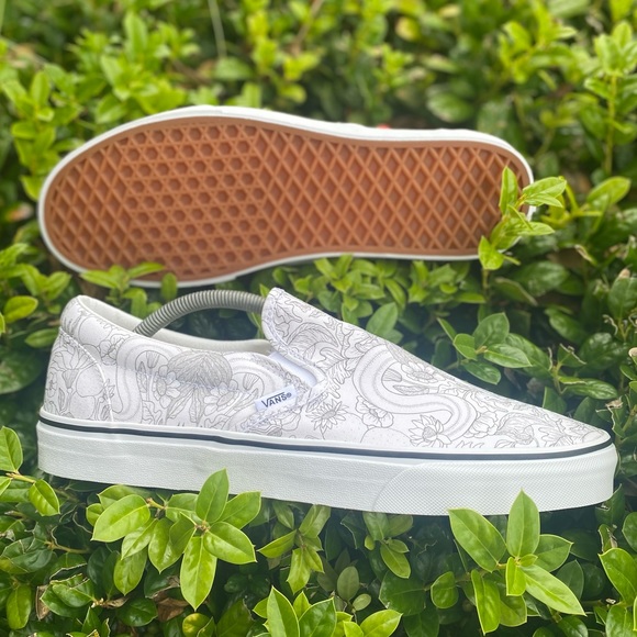 Vans Classic Slip On Desert Skulls Marshmallow White - Picture 8 of 9